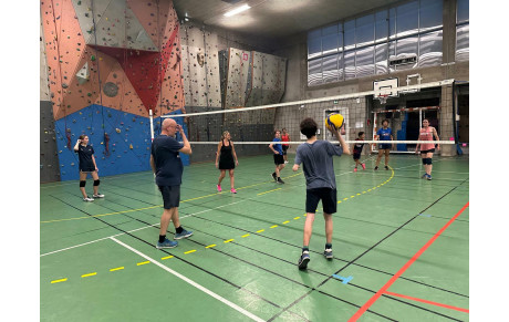 SECTION GYM'V :LA DERNIERE : VOLLEY FAMILLE